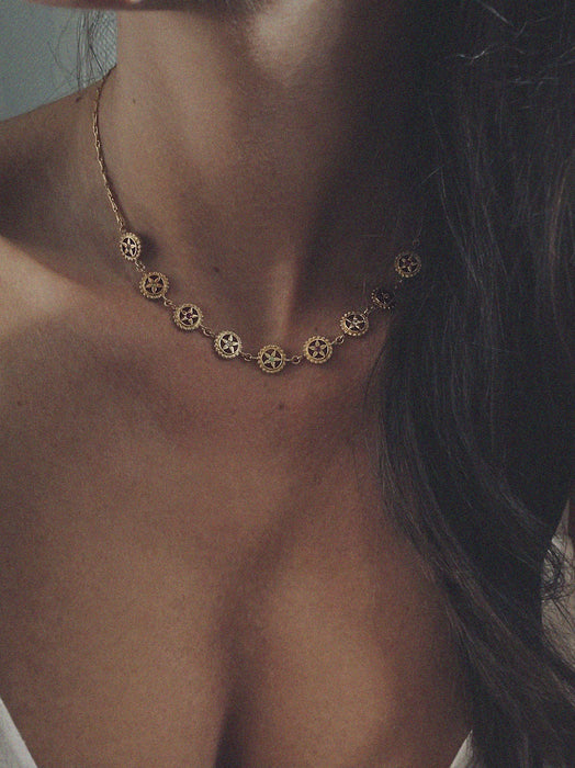 Collier Canang 9 fleurs